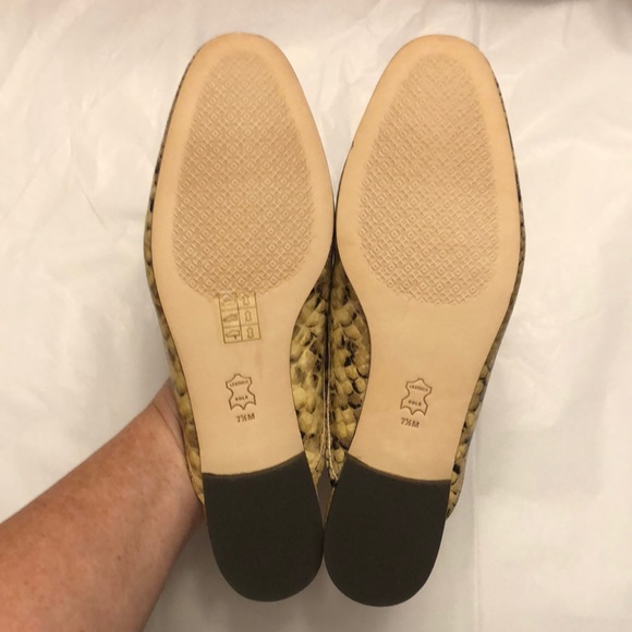 Tory Burch Mini Benton Loafer Slide w/Charm in Sand Drift Embossed. Size 7.5. - Picture 12 of 14